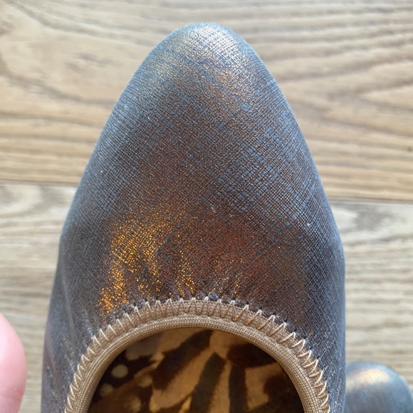 Born Bronze Metallic Flats - Size 7 - Picture 6 of 7